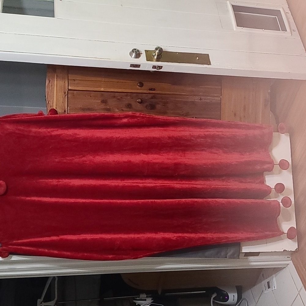 Plush Blanket With Pompoms Red Cozy Soft Throw 52x64" EUC‎